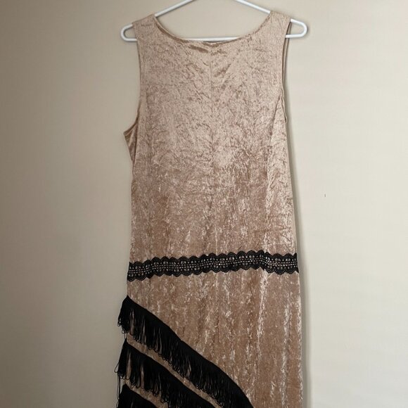 Vintage-Style Flapper Dress Costume - Picture 9 of 9